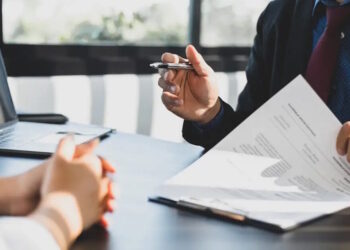 Ασφαλιστικές: Αλλάζει άρδην το επιχειρησιακό μοντέλο – Αβέβαιο το 2026 για τον κλάδο