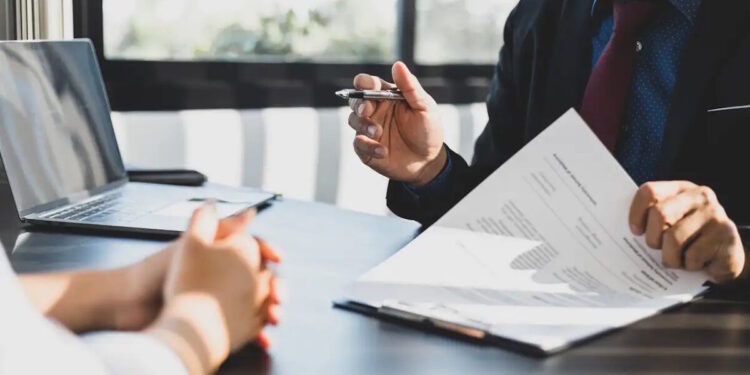 Ασφαλιστικές: Αλλάζει άρδην το επιχειρησιακό μοντέλο – Αβέβαιο το 2026 για τον κλάδο