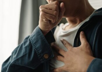 ΕΟΔΥ: Στο «κόκκινο» η διασπορά των ιώσεων και της γρίπης Α’ – Οι περιοχές με το πιο υψηλό ιικό φορτίο