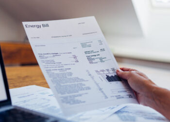 Ηλεκτρικό ρεύμα: Κάτω από τον ευρωπαϊκό μέσο όρο η τιμή του στην Ελλάδα