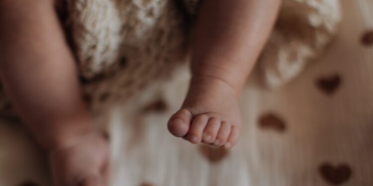 Τραγωδία στο Ηράκλειο: Μωρό μεταφέρθηκε με αεροδιακομιδή από τη Ρόδο όμως δεν τα κατάφερε