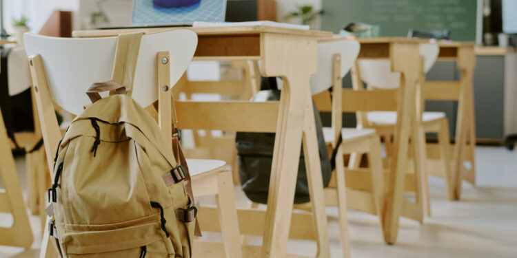 Χαρδαλιάς: Τρεις συμβάσεις 7,83 εκατ. ευρώ για σχολεία σε Χαλάνδρι, Δάφνη και Γλυφάδα