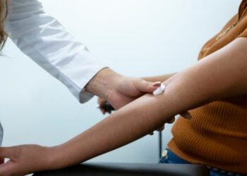 Νόσος του Crohn: Απλή εξέταση αίματος μπορεί να την προβλέψει πριν εμφανιστούν συμπτώματα