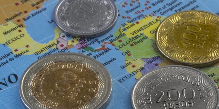 Κολομβία: Εξετάζει τον έλεγχο των τιμών καθώς η αύξηση των μισθών ταρακουνάει τις αγορές