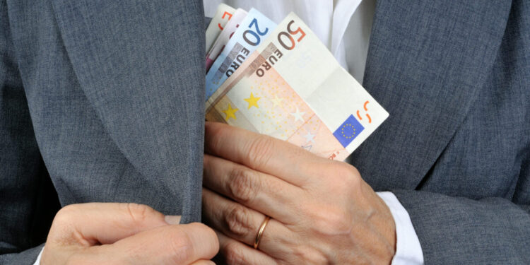 Μικρές επιχειρήσεις: Απαλλαγή ΦΠΑ για πωλήσεις έως 100.000 ευρώ στην ΕΕ