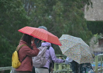 Καιρός αύριο: Τοπικές βροχές σε διάφορες περιοχές της χώρας – Τα 7 μποφόρ αγγίζουν οι άνεμοι