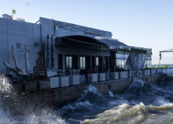 Καιρός αύριο: Θυελλώδεις άνεμοι φτάνουν τα 8 μποφόρ – Βροχές, καταιγίδες και χιόνια σε κάποιες περιοχές της χώρας