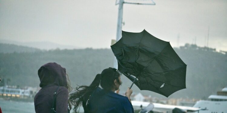 Καιρός σήμερα: Άνοδος της θερμοκρασίας και ισχυροί άνεμοι έως 8 μποφόρ – Βροχές και χιόνια στην Κρήτη