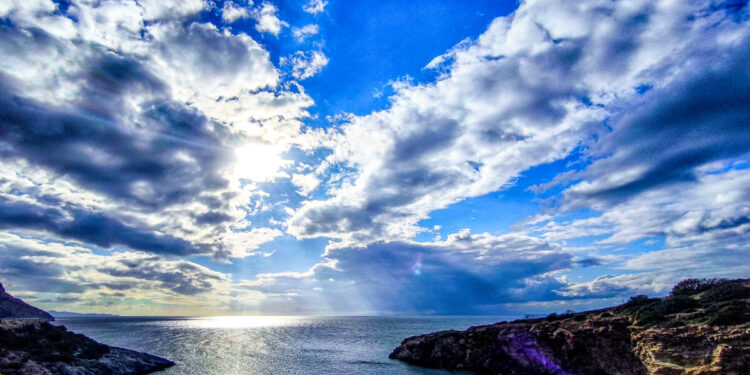 Καιρός – Καντερές: Αλκυονίδες μέρες από σήμερα μέχρι την Παρασκευή – Η πρόγνωση των επόμενων ημερών