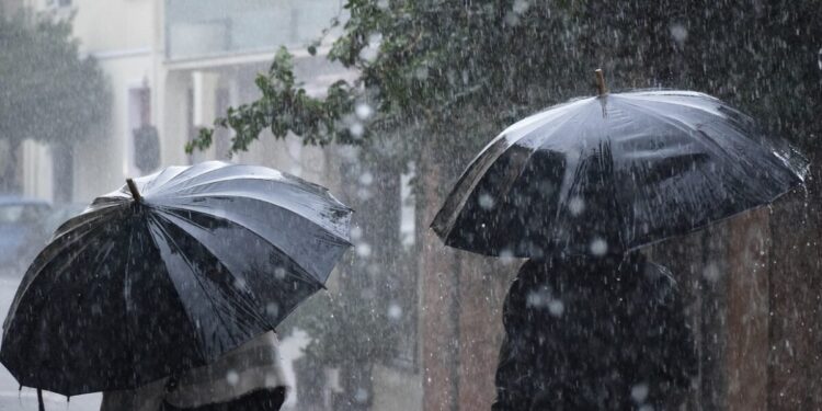 Κακοκαιρία: «Red Code» σε 9 περιοχές λόγω έντονων βροχοπτώσεων – Πελοπόννησος, Θεσσαλία και κεντρική Μακεδονία στο επίκεντρο