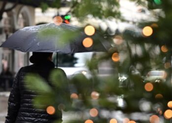 Καιρός σήμερα: Βροχές, καταιγίδες και χιόνια στα ορεινά