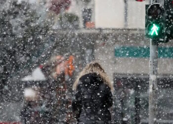 Νέα απάντηση Μαρουσάκη στις σπόντες Τσατραφύλλια για τις πολικές φωτοβολίδες: «Τις παθολογικές καταστάσεις τις αντιμετωπίζω με χαμόγελο»