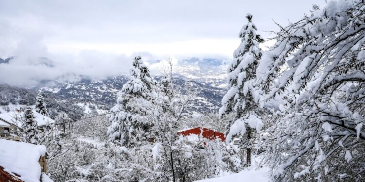 Καιρός αύριο: Κύμα ψύχους με χαμηλές θερμοκρασίες και χιόνια – Αναλυτική πρόγνωση