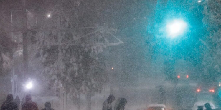 Καιρός αύριο: Καταιγίδες στα Δωδεκάνησα, χιόνια από το βράδυ σε όλα τα βουνά και άνεμοι 8 μποφόρ