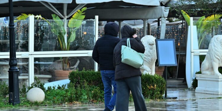 Καιρός σήμερα: Μικρή πτώση της θερμοκρασίας – Τοπικές βροχές σε διάφορες περιοχές της χώρας