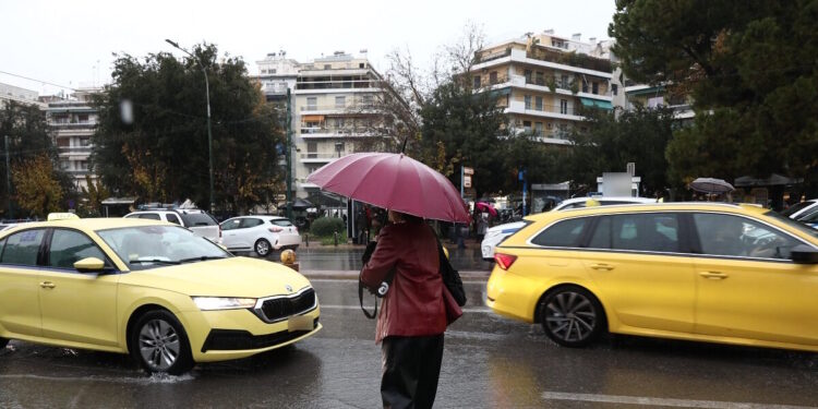 Καιρός: Έρχεται «επικίνδυνη» κακοκαιρία με καταιγίδες σε όλη τη χώρα και δυνατό πέρασμα από την Αττική