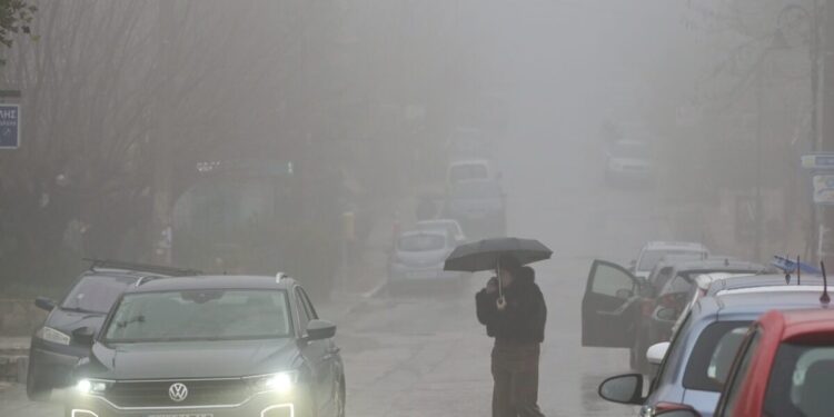 Η κακοκαιρία χτυπά για 48 ώρες με επίμονες βροχές και επικίνδυνες καταιγίδες από σήμερα – Οι 8 «κόκκινες» περιοχές