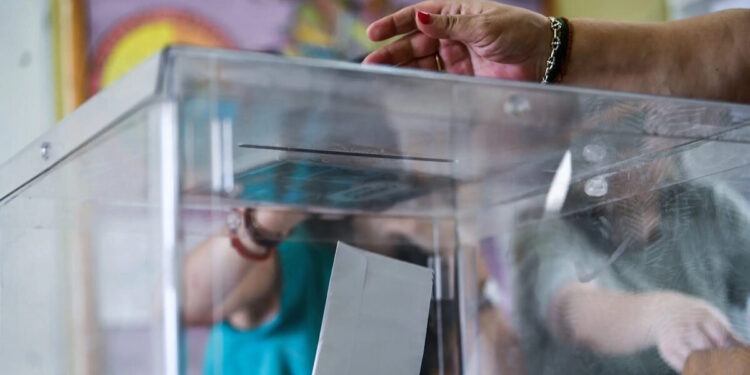 Δημοσκόπηση MRB: Το 33% των αναποφάσιστων «βλέπει» τη Μαρία Καρυστιανού πρώτο κόμμα