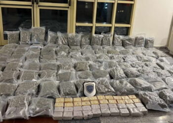 Χειροπέδες σε 2 μέλη κυκλώματος ναρκωτικών σε Αθήνα και Πάτρα: Εντοπίστηκε κάνναβη αξίας 900.000 ευρώ