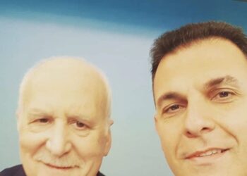 Ο Γιώργος Καραμέρος αποχαιρετά τον μέντορά του Γιώργο Παπαδάκη: «Ήταν από τους πιο έξυπνους, ευρηματικούς και σεμνούς αθρώπους»