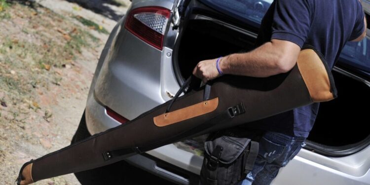 Χανιά: 36χρονος πυροβόλησε κατά λάθος τον αδελφό του ενώ του έδειχνε την καραμπίνα – Στο νοσοκομείο ο τραυματίας