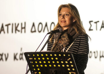 Ηλίας Παπαγγελής για Μαρία Καρυστιανού: «Θα μπει στην ελληνική Βουλή να “ξετρυπώσει” τον κ. Καραμανλή»