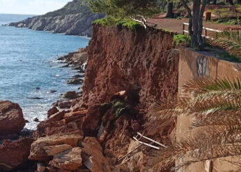 Βάρκιζα: Κατολίσθηση στα Κανάρια μετά τις βροχές, αποκλεισμένη η περιοχή