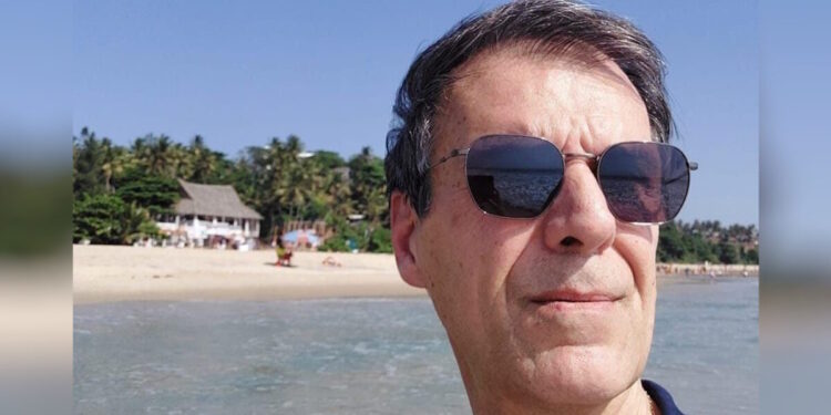 «Έβγαλε φουσκάλες στο σώμα και πέθανε από πολυοργανική ανεπάρκεια στον Παναμά», λέει συνταξιδιώτισσα της συμβολαιογράφου – Στο νοσοκομείο ο σύζυγός της