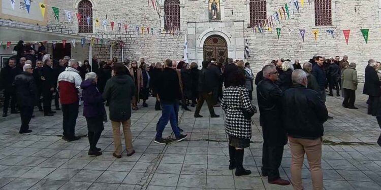 Συγκίνηση στην κηδεία του παλαίμαχου ποδοσφαιριστή του Παναιτωλικού Βασίλη Γκανιάτσα