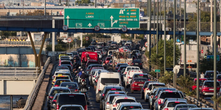 Χρήστος Δήμας για το κυκλοφοριακό χάος στην Αθήνα: Εξετάζεται flyover στον Κηφισό και αποκέντρωση επιχειρήσεων