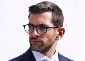 Δήμαρχος Άη Στράτη: «Πάω να πατήσω κάτω τον καρκίνο και επιστρέφω» – Η συγκλονιστική αποκάλυψη του 35χρονου Κωνσταντίνου Σινάνη