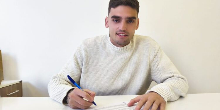 Η ΠΑΕ Χανιά ανακοίνωσε την απόκτηση του Αγρινιώτη τερματοφύλακα Βαγγέλη Κοντογιάννη