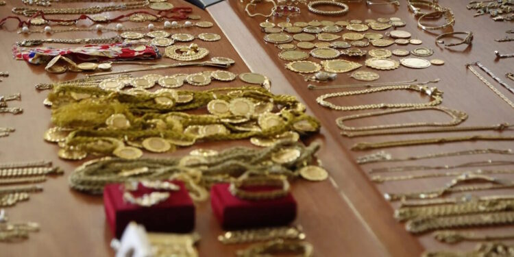 Συνελήφθησαν σε Βουλγαρία και Κροατία δύο μέλη της σπείρας «Ροζ Πάνθηρες» που έκλεψαν από τη Χαλκιδική κοσμήματα 580.000 ευρώ