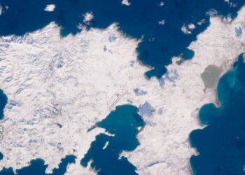 Η Λήμνος ντυμένη στα λευκά: Η δορυφορική εικόνα που θυμίζει Αρκτικό Kύκλο