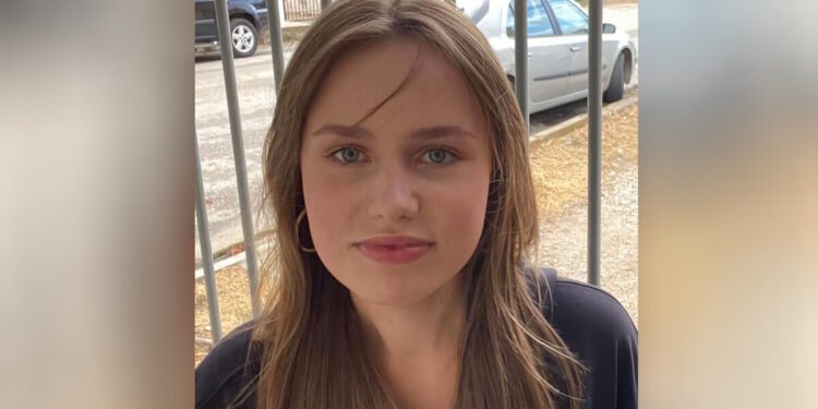 Εξαφάνιση Λόρα: Δραματική έκκληση από τη μητέρα της – «Δώσε μας ένα σημάδι ότι είσαι καλά»