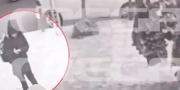 Πάτρα: Βίντεο ντοκουμέντο δείχνει την 16χρονη Λόρα με κουκούλα στην Αθήνα – Το τηλεφώνημα που καλεί ταξί