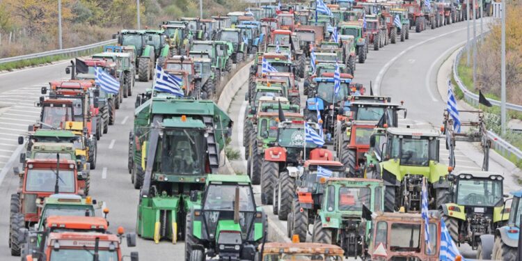 Θεσσαλία: Αποχωρούν σήμερα από τα μπλόκα οι αγρότες – Προγραμματίζουν συλλαλητήριο στην Αθήνα το επόμενο διάστημα