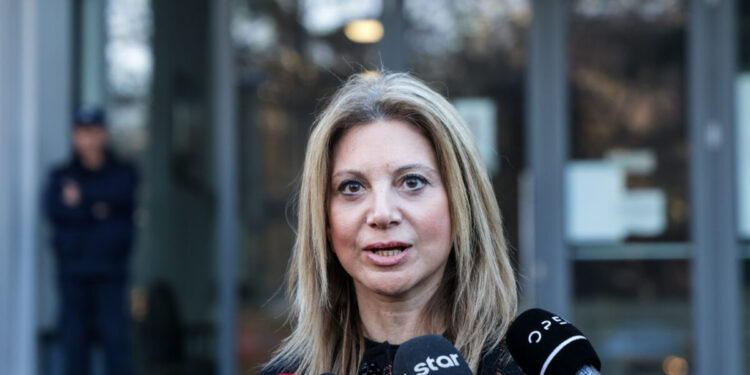 Η Καρυστιανού να παραιτηθεί από πρόεδρος του Συλλόγου των Τεμπών, ζήτησε το ΔΣ: «Θα το κάνω αν μου ζητηθεί σε συνέλευση»