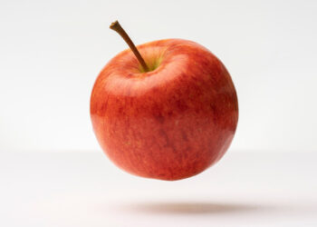 Κώδωνα κινδύνου για «κοκτέιλ φυτοφαρμάκων» στα μήλα κρούει ΜΚΟ