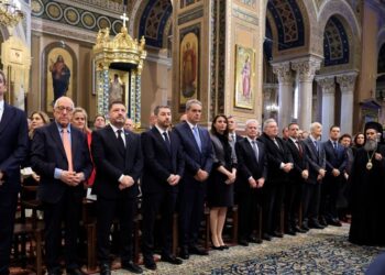 Πρωτοχρονιά 2026: Μητσοτάκης, Τασούλας, Κακλαμάνης και Ανδρουλάκης στη δοξολογία στη Μητρόπολη για τη νέα χρονιά