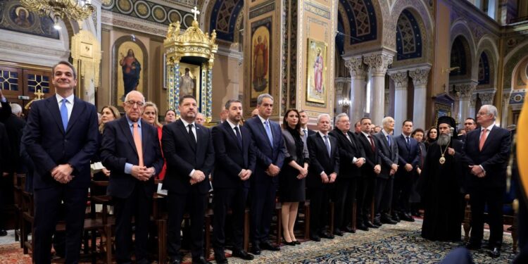 Πρωτοχρονιά 2026: Μητσοτάκης, Τασούλας, Κακλαμάνης και Ανδρουλάκης στη δοξολογία στη Μητρόπολη για τη νέα χρονιά