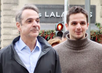 Κυριάκος Μητσοτάκης και Κωνσταντίνος Μητσοτάκης παρακολούθησαν την ταινία «Καποδίστριας» σε κινηματογράφο της Αθήνας