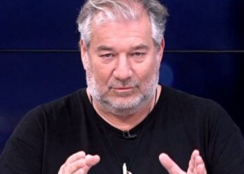 Μπαράζ επιθέσεων Καραχάλιου κατά Καρυστιανού: «Ανήθικοι οι συγγενείς; Έλεος κυρία μου»