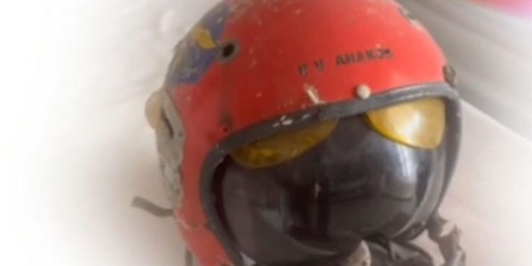 Ίμια: Η ιστορία με το κράνος του Παναγιώτη Βλαχάκου – Βρέθηκε από ψαρά 23 χρόνια μετά