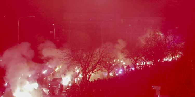 Δάκρυσε η Θεσσαλονίκη για τους 7 νεκρούς οπαδούς του ΠΑΟΚ: Σπαραγμός στην Τούμπα στην συγκινητική τελετή αποχαιρετισμού
