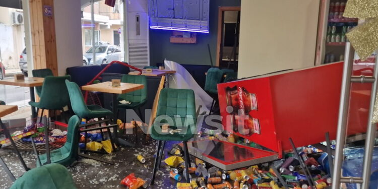 Πάτρα: «Γυαλιά – καρφιά» η καφετέρια του ιδιοκτήτη του νυχτερινού κέντρου στο οποίο ξυλοκοπήθηκε μέχρι θανάτου ο 30χρονος