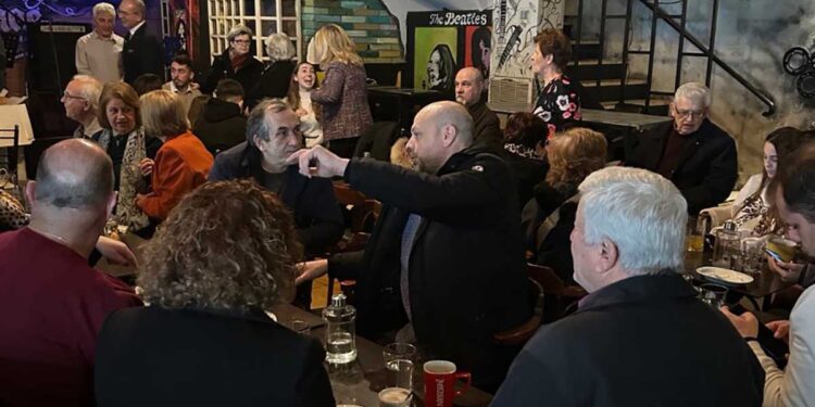 Οι Βαλμαδιώτες της Αθήνας έκοψαν την πρωτοχρονιάτικη βασιλόπιτά τους (φωτο & video)