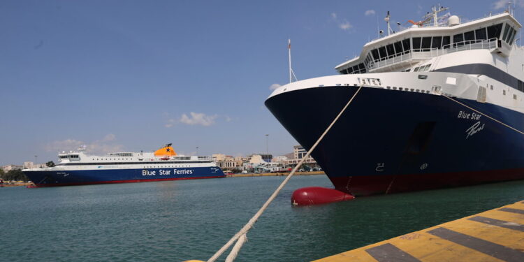 Απαγορευτικό απόπλου σε πολλά δρομολόγια εξαιτίας των ισχυρών ανέμων – Κανονικά αυτά της Κρήτης