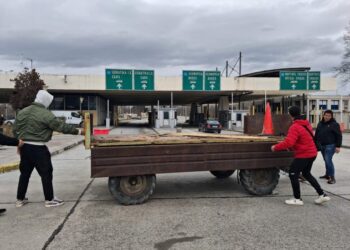 Σε 48ωρο αποκλεισμό του Προμαχώνα για τα φορτηγά προχωρούν αγρότες και κτηνοτρόφοι