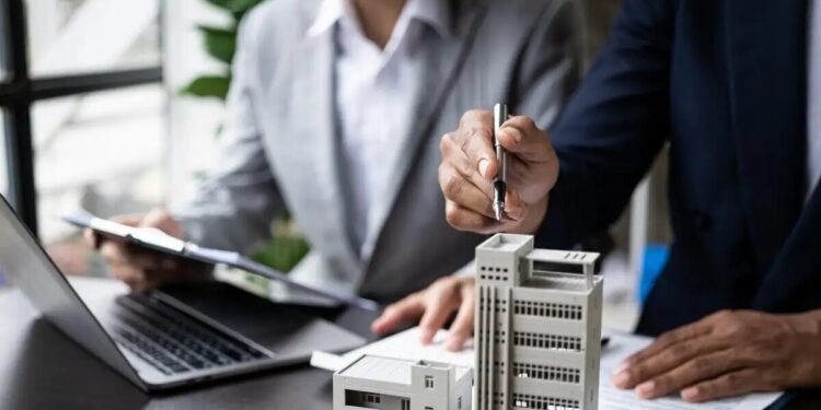 Άνοδος των πωλήσεων κατοικιών στο Μανχάταν λόγω χαμηλότερων επιτοκίων